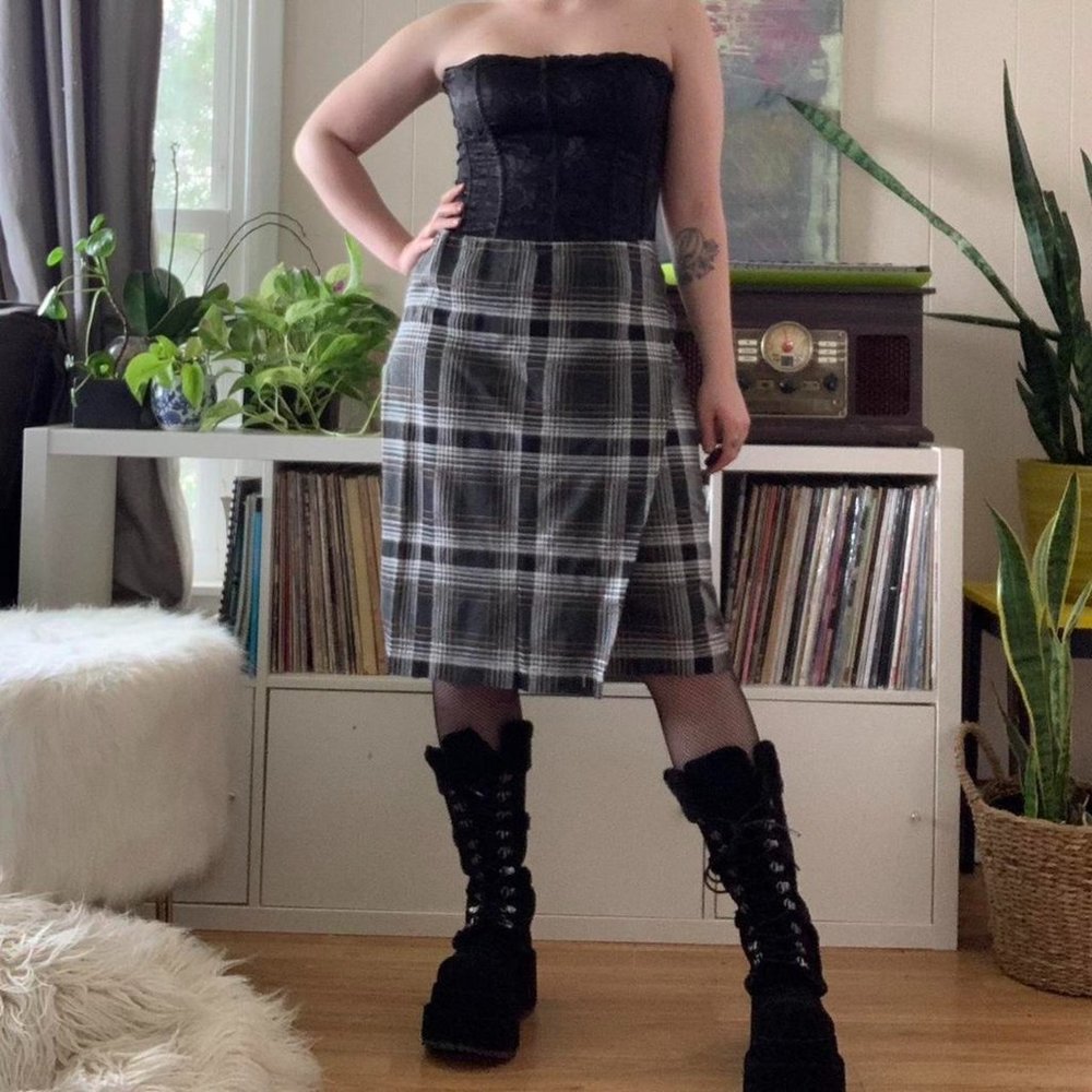 Knee Length Plaid Skirt